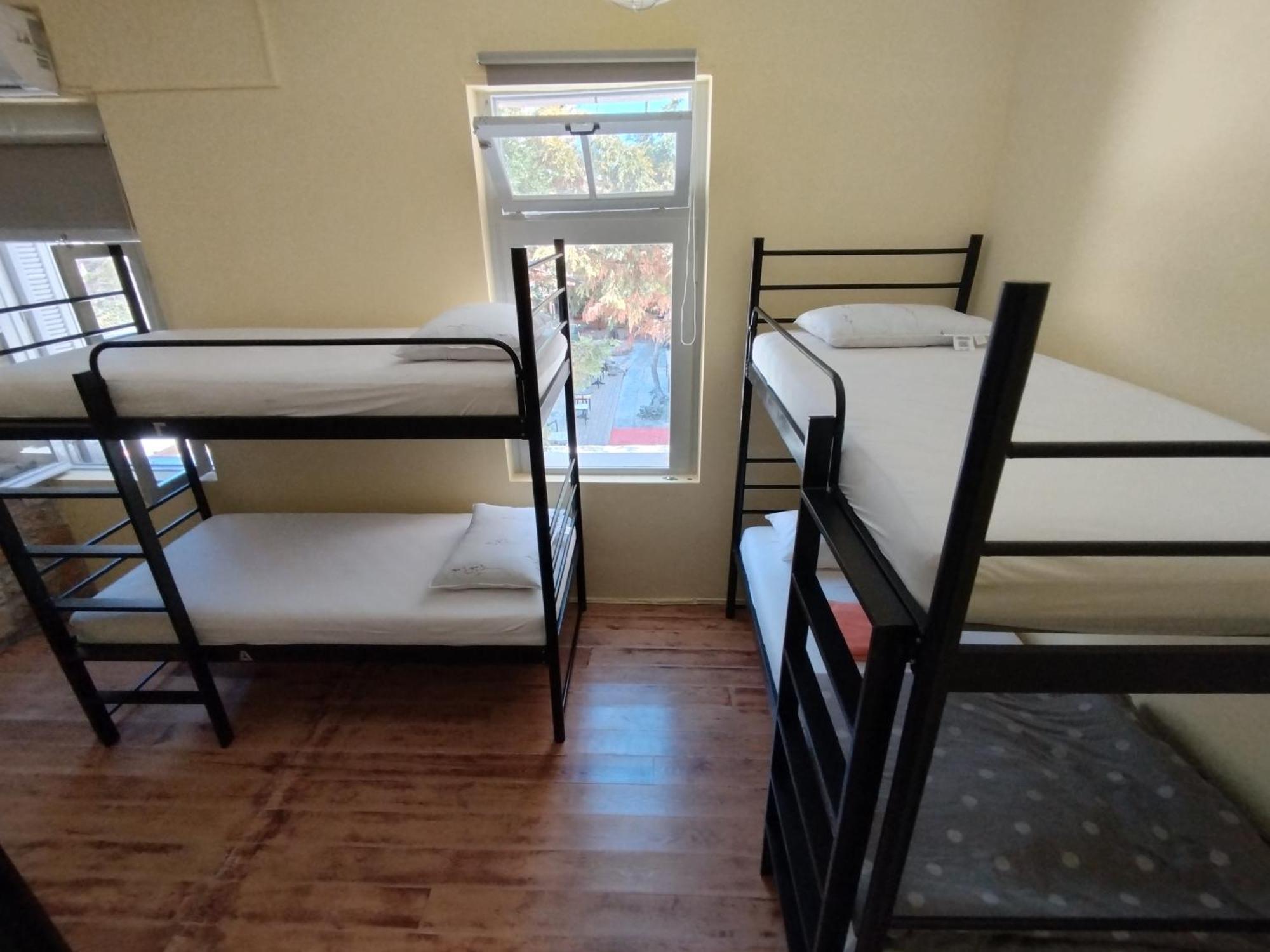 Chania Youth Hostal